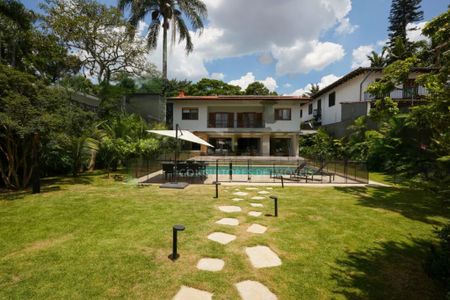 Casa à venda com 704m², 5 quartos e 8 vagas