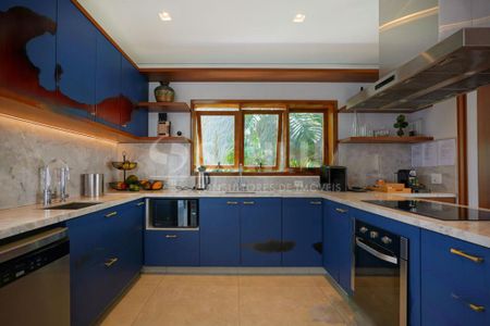 Casa à venda com 704m², 5 quartos e 8 vagas