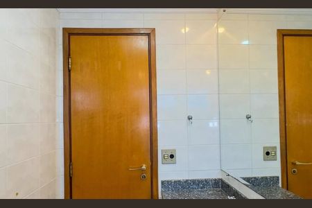 Apartamento à venda com 140m², 3 quartos e 3 vagasBanheiro 