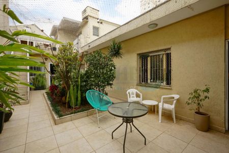Casa à venda com 238m², 3 quartos e 2 vagas