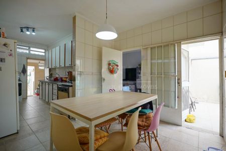 Casa à venda com 238m², 3 quartos e 2 vagas