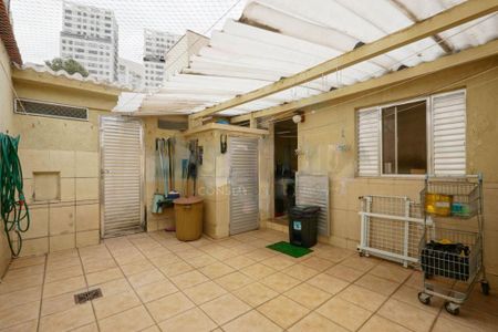 Casa à venda com 238m², 3 quartos e 2 vagas