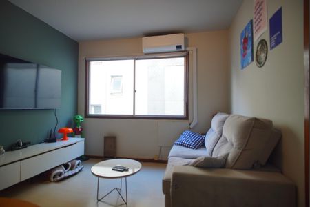 Sala de apartamento à venda com 1 quarto, 40m² em Petrópolis, Porto Alegre