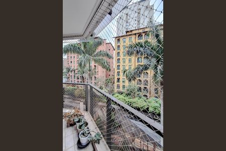 Apartamento à venda com 82m², 2 quartos e 2 vagas Apartamento à venda com 82m², 2 quartos e 2 vagasVaranda