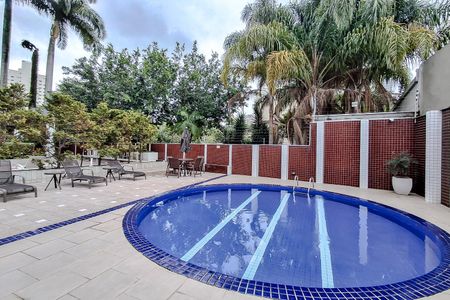 Apartamento à venda com 82m², 2 quartos e 2 vagas Apartamento à venda com 82m², 2 quartos e 2 vagasÁrea comum - Piscina