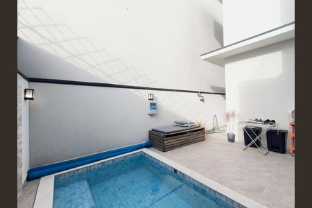 Casa de condomínio à venda com 170m², 3 quartos e 2 vagas Casa de condomínio à venda com 170m², 3 quartos e 2 vagasQuintal