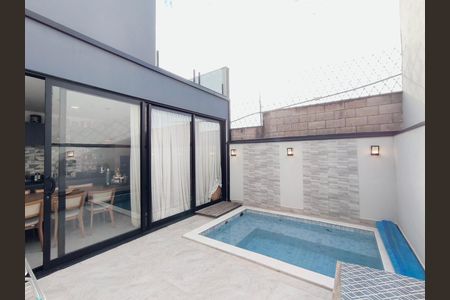Casa de condomínio à venda com 170m², 3 quartos e 2 vagas Casa de condomínio à venda com 170m², 3 quartos e 2 vagasQuintal