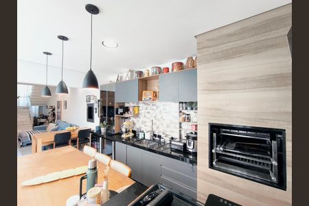 Casa de condomínio à venda com 170m², 3 quartos e 2 vagas Casa de condomínio à venda com 170m², 3 quartos e 2 vagasChurrasqueira