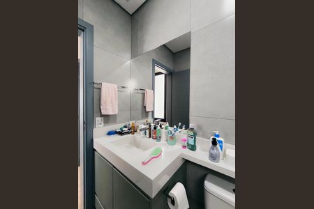 Casa de condomínio à venda com 170m², 3 quartos e 2 vagas Casa de condomínio à venda com 170m², 3 quartos e 2 vagasBanheiro 2