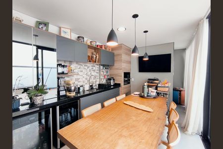 Casa de condomínio à venda com 170m², 3 quartos e 2 vagas Casa de condomínio à venda com 170m², 3 quartos e 2 vagasChurrasqueira