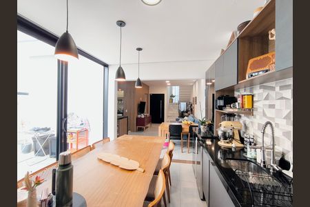Casa de condomínio à venda com 170m², 3 quartos e 2 vagas Casa de condomínio à venda com 170m², 3 quartos e 2 vagasChurrasqueira
