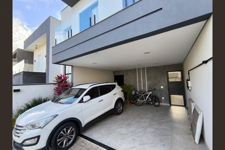 Casa de condomínio à venda com 170m², 3 quartos e 2 vagas Casa de condomínio à venda com 170m², 3 quartos e 2 vagasGaragem