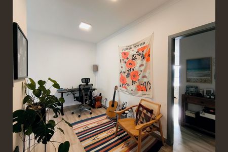 Casa de condomínio à venda com 170m², 3 quartos e 2 vagas Casa de condomínio à venda com 170m², 3 quartos e 2 vagasEscritório