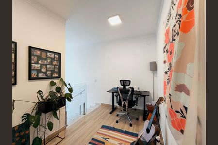 Casa de condomínio à venda com 170m², 3 quartos e 2 vagas Casa de condomínio à venda com 170m², 3 quartos e 2 vagasEscritório