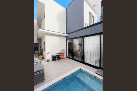 Casa de condomínio à venda com 170m², 3 quartos e 2 vagas Casa de condomínio à venda com 170m², 3 quartos e 2 vagasQuintal
