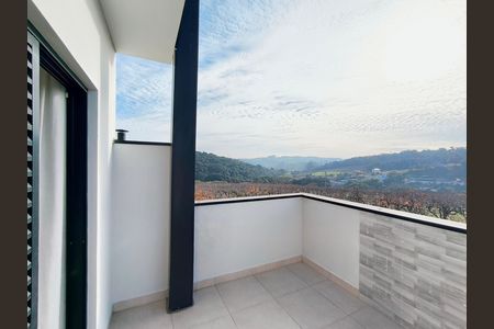 Casa de condomínio à venda com 170m², 3 quartos e 2 vagas Casa de condomínio à venda com 170m², 3 quartos e 2 vagasVaranda da Suíte
