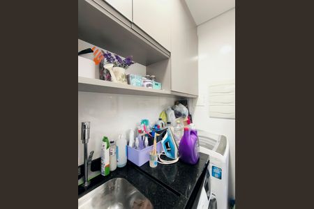 Casa de condomínio à venda com 170m², 3 quartos e 2 vagas Casa de condomínio à venda com 170m², 3 quartos e 2 vagasCozinha e Área de Serviço