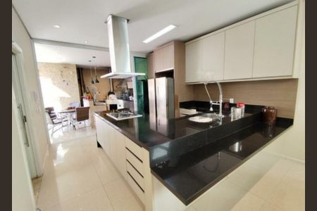 Casa à venda com 160m², 3 quartos e 2 vagas