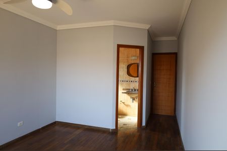 Casa à venda com 133m², 3 quartos e 1 vagaSuíte