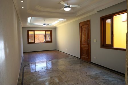 Casa à venda com 133m², 3 quartos e 1 vagaSala