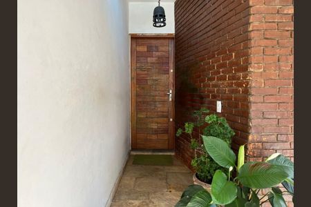 Casa à venda com 3 quartos, 182m² em Campo Grande, São Paulo