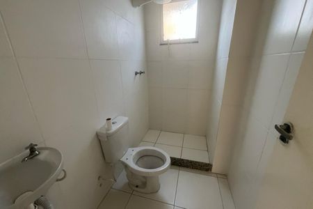 Banheiro de apartamento para alugar com 2 quartos, 75m² em Jardim Gramacho, Duque de Caxias