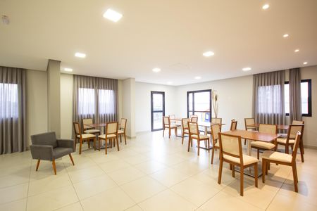 Apartamento para alugar com 48m², 2 quartos e 1 vaga Apartamento para alugar com 48m², 2 quartos e 1 vagaÁrea comum - Salão de festas