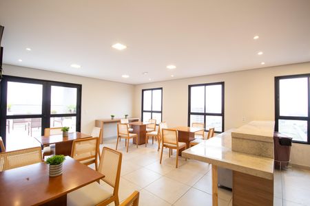 Apartamento para alugar com 48m², 2 quartos e 1 vaga Apartamento para alugar com 48m², 2 quartos e 1 vagaÁrea comum - Salão de festas