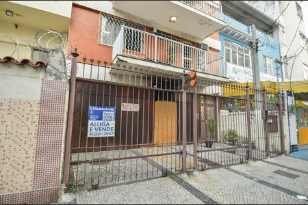Apartamento à venda com 72m², 2 quartos e 1 vaga Apartamento à venda com 72m², 2 quartos e 1 vagaFachada