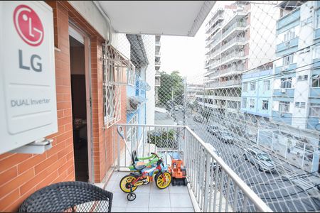Apartamento à venda com 72m², 2 quartos e 1 vaga Apartamento à venda com 72m², 2 quartos e 1 vagaSala