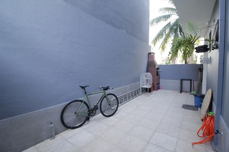 Casa à venda com 270m², 3 quartos e 2 vagasQuintal