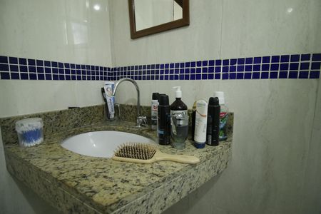Casa à venda com 270m², 3 quartos e 2 vagasBanheiro da Suíte 2
