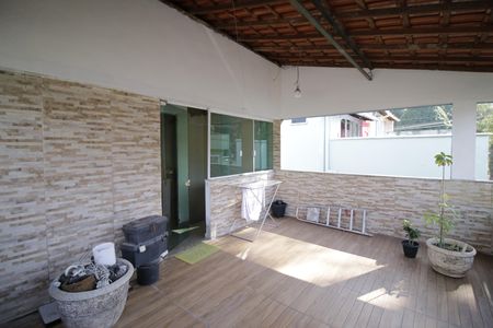 Casa à venda com 270m², 3 quartos e 2 vagasTerraço