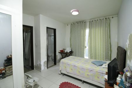 Casa à venda com 270m², 3 quartos e 2 vagasSuíte 1