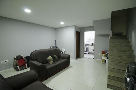 Casa à venda com 270m², 3 quartos e 2 vagasSala