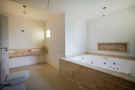 Casa à venda com 4 quartos, 320m² em Santo Amaro, São Paulo