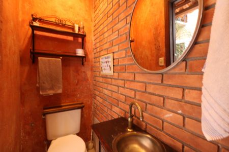 Casa à venda com 389m², 3 quartos e 3 vagas Casa à venda com 389m², 3 quartos e 3 vagasBanheiro da Área gourmet