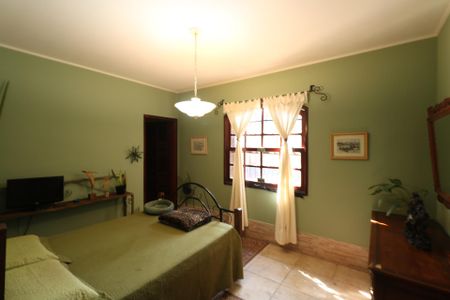 Casa à venda com 389m², 3 quartos e 3 vagas Casa à venda com 389m², 3 quartos e 3 vagasSuíte