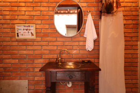 Casa à venda com 389m², 3 quartos e 3 vagas Casa à venda com 389m², 3 quartos e 3 vagasBanheiro da Área gourmet