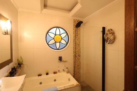 Casa à venda com 389m², 3 quartos e 3 vagas Casa à venda com 389m², 3 quartos e 3 vagasBanheiro da Suíte