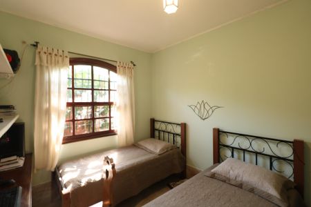 Casa à venda com 389m², 3 quartos e 3 vagas Casa à venda com 389m², 3 quartos e 3 vagasQuarto 1
