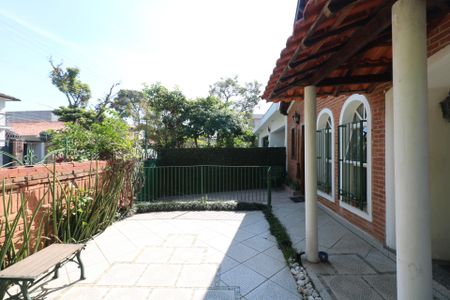Casa à venda com 389m², 3 quartos e 3 vagas Casa à venda com 389m², 3 quartos e 3 vagasQuintal e Garagem