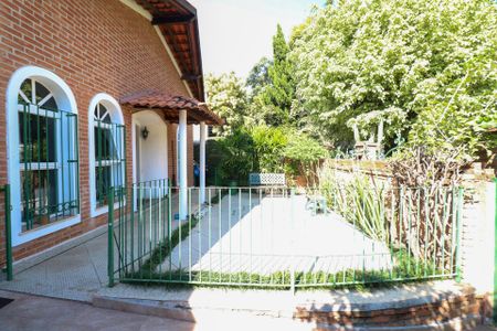 Casa à venda com 389m², 3 quartos e 3 vagas Casa à venda com 389m², 3 quartos e 3 vagasQuintal e Garagem