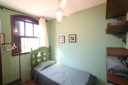 Casa à venda com 389m², 3 quartos e 3 vagas Casa à venda com 389m², 3 quartos e 3 vagasKitnet 3