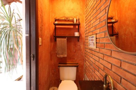 Casa à venda com 389m², 3 quartos e 3 vagas Casa à venda com 389m², 3 quartos e 3 vagasBanheiro da Área gourmet