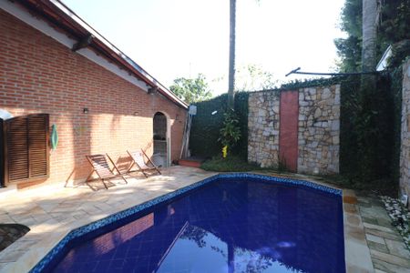 Casa à venda com 389m², 3 quartos e 3 vagas Casa à venda com 389m², 3 quartos e 3 vagasPiscina