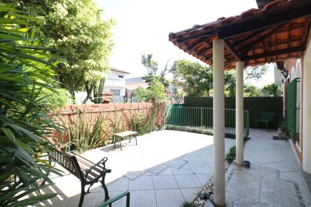 Casa à venda com 389m², 3 quartos e 3 vagas