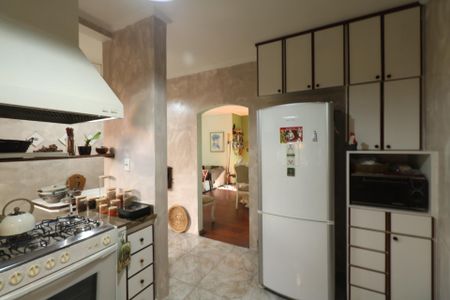 Casa à venda com 389m², 3 quartos e 3 vagas Casa à venda com 389m², 3 quartos e 3 vagasCozinha