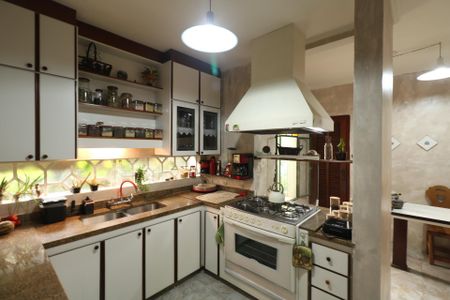 Casa à venda com 389m², 3 quartos e 3 vagas Casa à venda com 389m², 3 quartos e 3 vagasCozinha