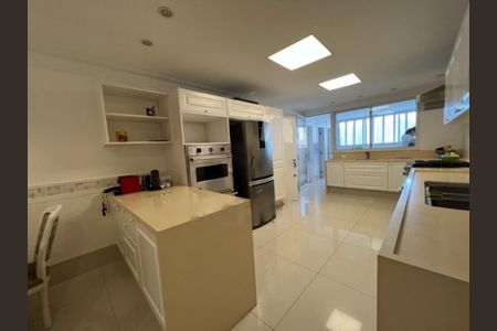 Apartamento à venda com 296m², 4 quartos e 3 vagas